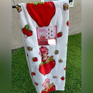 strawberry shortcake blanket new 50 x 70